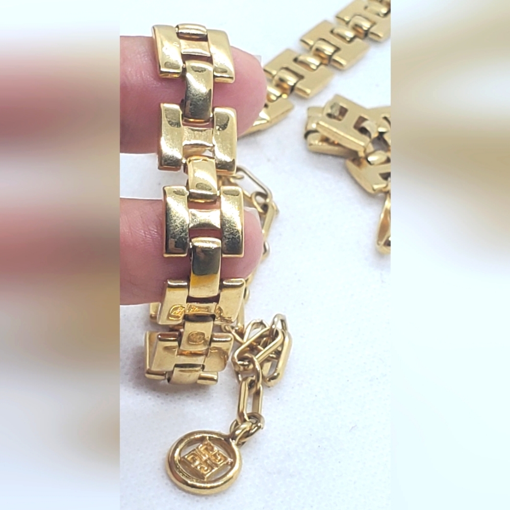 Givenchy 1980s Gold-tone Box Link Chain Necklace 22" Adjustable-Timeless Design - Picture 8 of 10